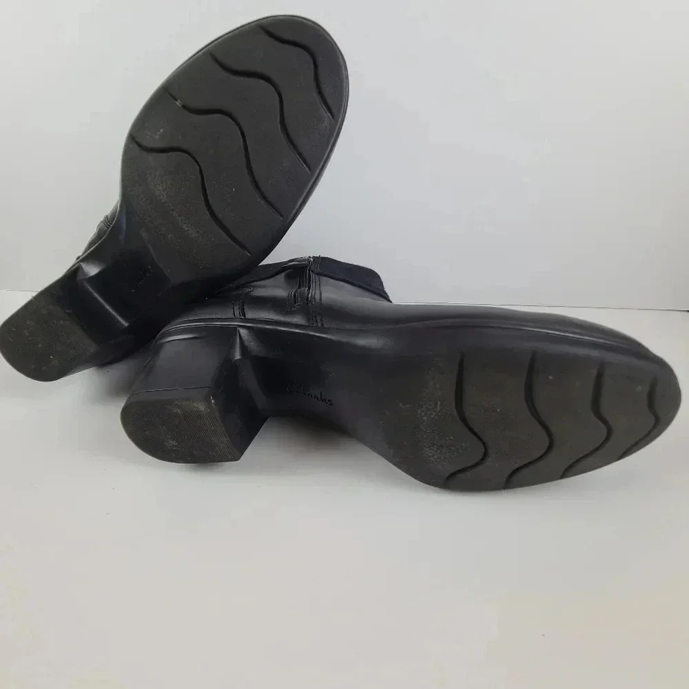 Clarks Black Emslie Twist Ankle Boots Size 10 Zipper Sides 2